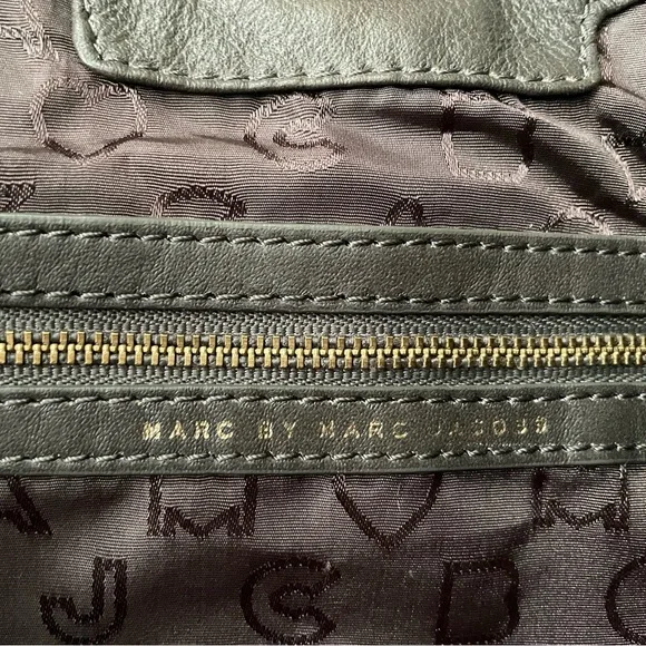 Marc By Marc Jacobs Patent Leather  Satchel Crossbody Handbag Purse - Picture 4 of 13